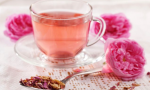 rose tea infusion